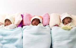 Mổ cấp cứu thành công ba em bé sinh non, suy thai ở Cần Thơ