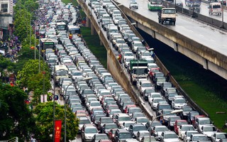 Thu phí ôtô vào trung tâm TP.HCM: Đừng vội chỉ trích!