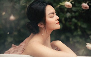 Đăng ảnh chúc mừng đám cưới “gà nhà”, quản lý Thu Thủy tiện thể “nhắc khéo” về điều tương tự sắp diễn ra của Phạm Quỳnh Anh