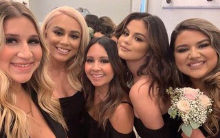 Selena Gomez “o ép vòng một” đi làm phù dâu trong đám cưới em họ