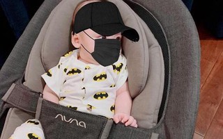 Con trai lần đầu sốt mọc răng, Á hậu Dương Tú Anh thương con đến "phát khóc" khiến các mẹ bỉm sữa đồng cảm