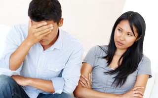 Về nhà sau cuộc nhậu với sếp, tôi bàng hoàng khi nhà cửa tối tăm, vợ con biến mất kèm mảnh giấy dọa dẫm để trên bàn