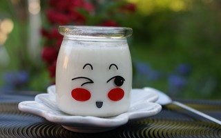 Mẹ Việt ở Anh chia sẻ cách làm sữa chua cực dễ, vụng mấy cũng đảm bảo thành công