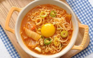 Mì gói mà nấu kiểu này vừa đơn giản lại ngon nhức nhối, chỉ sợ no không sợ chán!