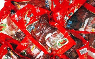 Đùi gà Trung Quốc để 1 năm không hỏng, 15 ngàn/cái chồng tha hồ nhậu