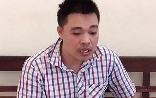 Hà Nội: Khống chế đối tượng cầm dao kề cổ nữ nhân viên cửa hàng tạp hóa