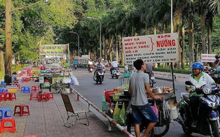 Hàng loạt công viên trở nên nhốn nháo vì hàng rong