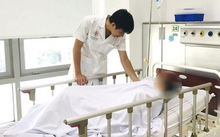 Luyện tập "giáo phái lạ", bỏ thuốc điều trị một bệnh nhân nữ bị đột quỵ não, liệt hoàn toàn nửa người phải