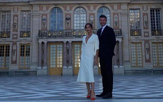 Loạt ảnh khiến dân tình “nổ mắt ghen tị” về sự yêu chiều vợ của David Beckham nhân kỷ niệm 20 năm ngày cưới