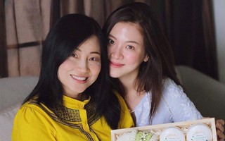 Bất ngờ trước ngoại hình xuất sắc của mẹ đẻ nữ chính "Chiếc lá bay" 