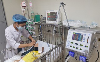 Vắt chanh vào miệng con khi trẻ co giật, mẹ suýt ôm hận
