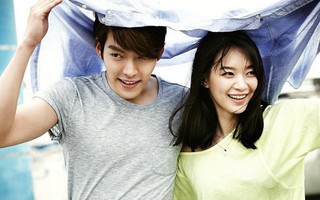 Mặc ngoài kia đầy rẫy các cặp đôi chia tay, Kim Woo Bin dù mang bệnh ung thư vẫn thể hiện tình cảm với bạn gái hơn tuổi

