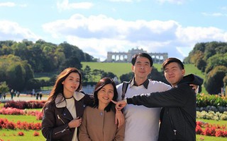 Gia đình toàn cực phẩm, chẳng trách người đẹp "Chiếc lá bay" lại sở hữu nhan sắc rực rỡ thế này
