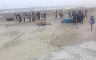 Tìm thấy thi thể 2 người mất tích khi tắm biển ở Bình Thuận