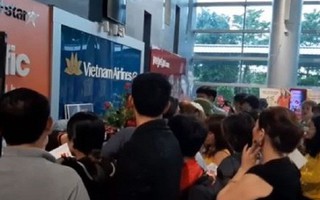 Hơn 100 hành khách vật vã chờ máy bay: Jetstar Pacific nói gì?