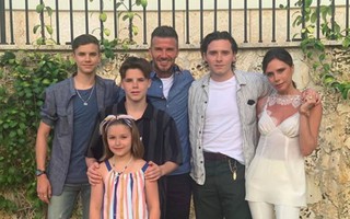 Trong khi đại diện phát ngôn vừa phủ nhận tin đồn ly hôn, Victoria Beckham lại có động thái trái ngược
