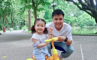Vẻ đáng yêu của con gái 2 tuổi nhà Mạnh Quân - tình đầu Bảo Thanh trong "Về nhà đi con"
