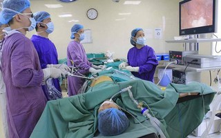 Nuốt phải xương cá kìm nhưng nghĩ có thể tự tiêu nên không đi viện, người phụ nữ bị thủng ruột non sau 2 tuần