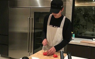 Chồng xin tiền tiêu vặt, vợ lỡ tay bấm dư 1 số 0 và phản ứng của anh sau đó khiến dân tình cười sằng sặc