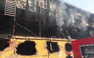 Cháy công ty Rạng Đông: Thu hồi văn bản khuyến cáo người dân không sử dụng thực phẩm tự nuôi trồng quanh khu vực bị cháy