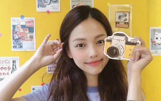 Nghỉ lễ bận đi chơi thì bạn cũng đừng lạm dụng khăn tẩy trang nếu không da sẽ xuống dốc không phanh