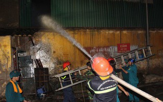 Bộ Tài nguyên Môi trường khuyến cáo người dân tạm thời không sử dụng thực phẩm có nguồn gốc từ khu vực xung quanh vụ cháy Rạng Đông