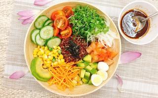 Poke là món gì mà cộng đồng giảm cân ai cũng mê mệt?