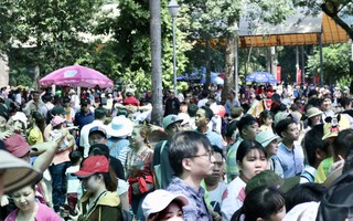 Thảo Cầm Viên vỡ trận lễ 2/9: Trẻ nhỏ, người lớn mệt mỏi chen chúc dưới trời nắng gay gắt