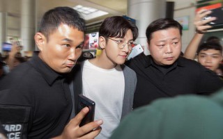 Mỹ nam "Hoàng hậu Ki" Ji Chang Wook mặc đơn giản vẫn hút hồn fan hâm mộ Việt Nam khi vừa đặt chân xuống sân bay Tân Sơn Nhất 