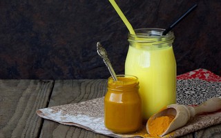 Ngăn chặn cảm giác khó chịu khi thời tiết giao mùa với những loại đồ uống chống cảm lạnh cực dễ làm
