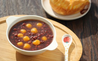 Chồng tôi vốn không ưa đồ ngọt, nhưng duy nhất 1 món chè này thì khen nức nở!