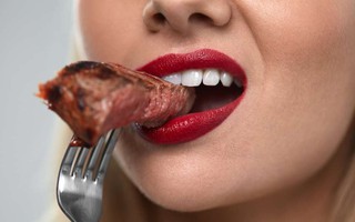 9 thói quen xấu nguy hại hơn cả hút thuốc lá nhưng hầu như ai cũng mắc và khó bỏ khiến sức khỏe bị ảnh hưởng nghiêm trọng