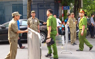 Vụ 2 nữ sinh bị đâm liên tiếp đến tử vong: Nghi phạm còn truy đuổi 3 cô gái khác trước khi nhảy lầu 5 tự tử