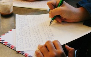 Bát mì úp trong chăn và trận đòn đau nhớ đời, ông bố đơn thân rớt nước mắt khi đọc lá thư của con trai