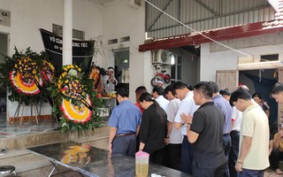 Đẫm nước mắt trong đám tang của vợ chồng người em trai bị chính anh ruột dùng dao truy sát đến tử vong