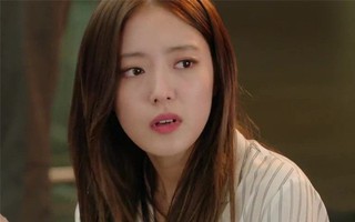 Bị sỉ vả vì không cho mẹ chồng giữ vàng cưới, nhưng phản ứng của chồng mới khiến tôi bỏ về ngoại ngay đêm tân hôn