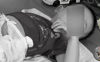 Hòa Bình: Cãi nhau vì không được ăn quả dưa chuột, cậu ruột ném cháu trai 4 tuổi vào đống lửa