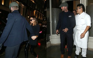 Giữa lùm xùm ly hôn, vợ chồng Beckham - Victoria tình tứ dẫn nhau đi hẹn hò sang chảnh