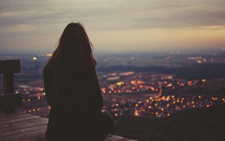 Chăm mẹ ở bệnh viện cả tháng, không ngờ vừa về nhà, mẹ tôi đã vội vàng viết di chúc khiến vợ chồng tôi vô cùng bức xúc 