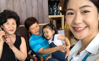 Nữ cơ trưởng Huỳnh Lý Đông Phương lặng lẽ đón sinh nhật tuổi 32, lộ diện mẹ ruột quý phái sang trọng qua bức ảnh hiếm hoi