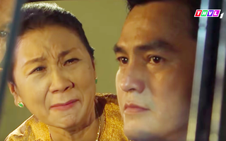 "Tiếng sét trong mưa": Nhìn bà Hội gào khóc lạy Khải Duy đừng bỏ má, fan đau xót nhưng vẫn hả hê mắng đáng đời 