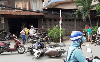 TP.HCM: Xe điên tông liên hoàn nhiều ô tô, xe máy khiến 1 em bé 4 tuổi bị thương