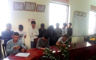Kinh hoàng 49 thanh thiếu niên dùng hung khí, bom xăng chuẩn bị hỗn chiến
