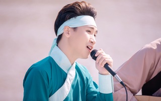 Bị chê hát live yếu, Huy Cung hát trên du thuyền sang trọng cực ngọt 
