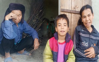 Xót xa hoàn cảnh cụ bà 80 tuổi nuôi con gái khù khờ, cháu ngoại thiểu năng trí tuệ “Tôi mà chết, con, cháu tôi sẽ sống thế nào đây?”