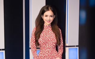 Từng gây bão với những hình ảnh cực nóng bỏng sexy, Thanh Trúc bất ngờ xuất hiện với diện mạo cực "ngoan hiền" 