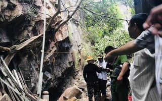 Lở núi, hai mẹ con ở Nha Trang bị tảng đá đè đứt lìa chân, tay