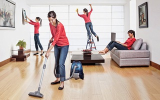 Giá dịch vụ dọn nhà đón Tết tăng phi mã mà "cung" vẫn không đủ "cầu"