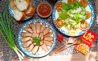 Mách bạn cách làm thịt xá xíu mềm ngon đậm đà không cần lò nướng để chuẩn bị đón Tết