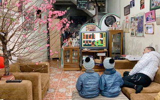 Phụ huynh “thất nghiệp”, con cái “thất học”, MC Hoàng Linh khoe cảnh gia đình "thời corona" khiến nhiều người đồng cảm
